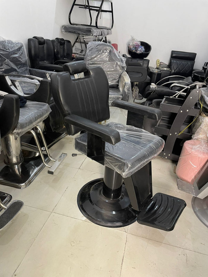 Master-Pro Heavy-Duty Reclining Barber Chair – All-Purpose Professional Grooming Station