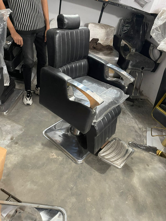 Titan Professional Heavy-Duty Hydraulic Barber Chair