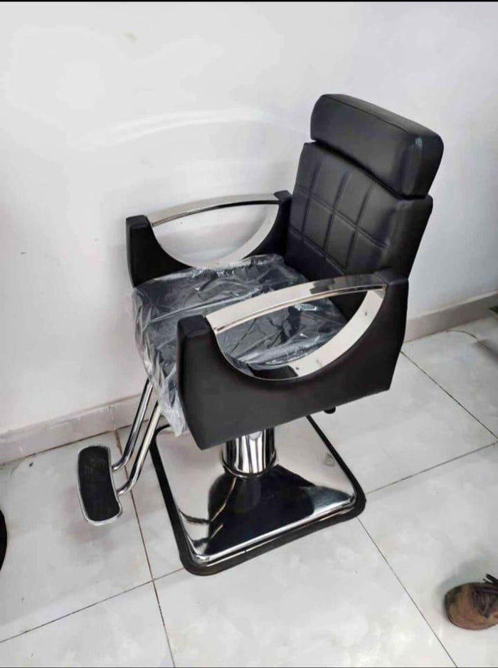 Sovereign Quilted Salon Waiting Chair - Deep Onyx