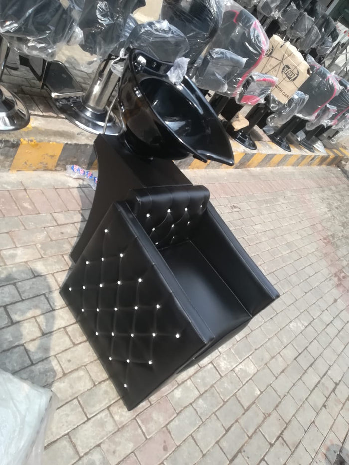 Sovereign Executive Shampoo Station – Diamond-Tufted Onyx Edition